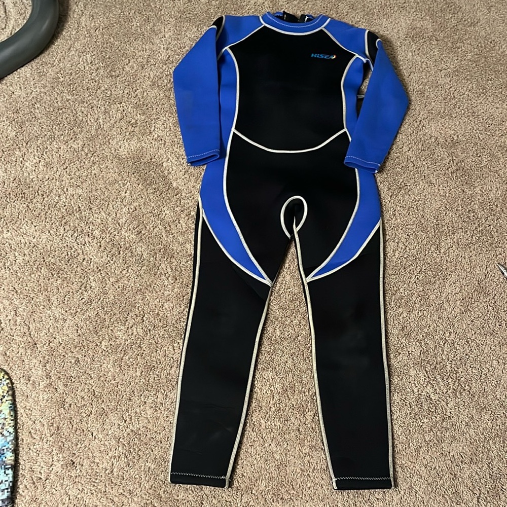 Hisea youth size 14 diving wetsuit